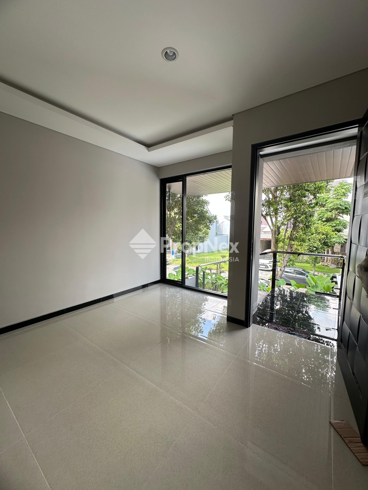 Rumah 3 Lantai Baru Minimalis HGB di Citraland Woodland — foto 5
